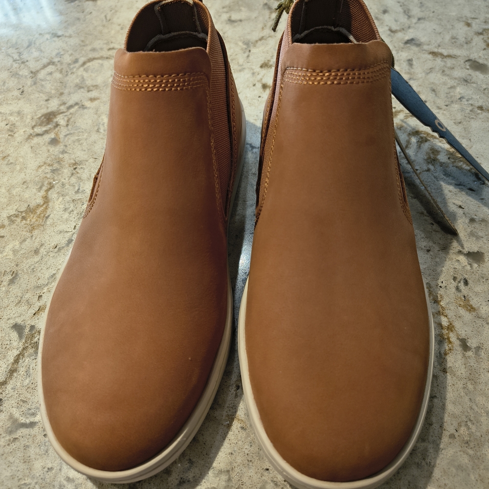 OluKai Ladies Full Grain Waterproof  leather